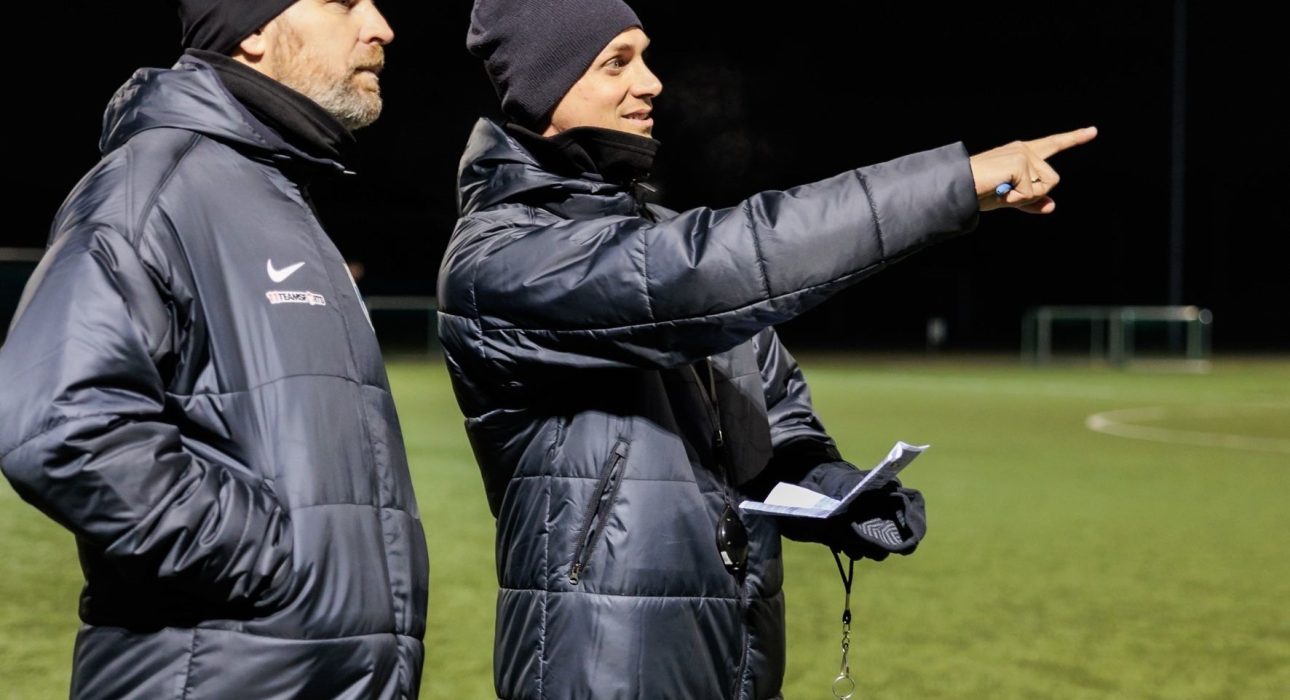 Head-Coach Reinhard Furthner mit TW-Trainer Reinhard Fuchsjäger beim Trainingsauftakt